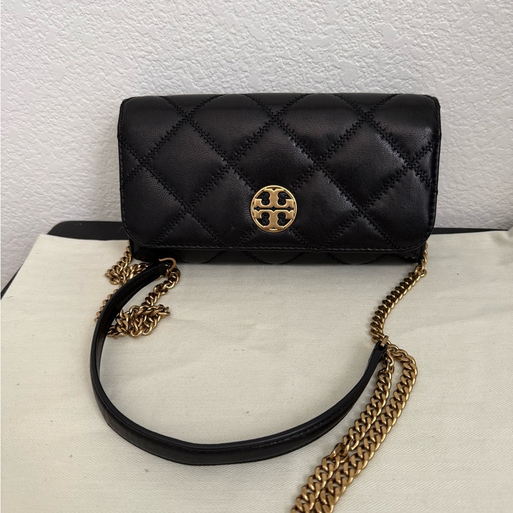 Tory Burch wallet on chain